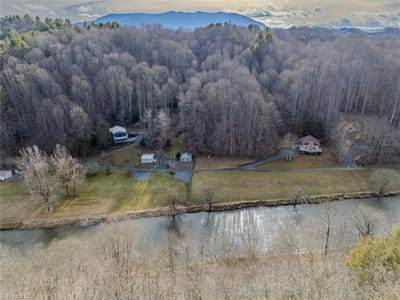 /international/us/8-9-haven-ridge-lansing-nc-110108106597/
