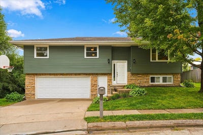 /international/us/3326-kimberly-drive-dubuque-ia-110120059955/