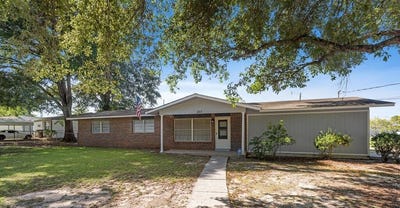/international/us/223-plaza-drive-daleville-al-110119617047/
