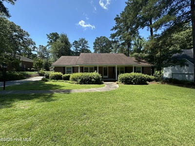/international/us/12760-s-pine-villa-drive-laurinburg-nc-110100326319/