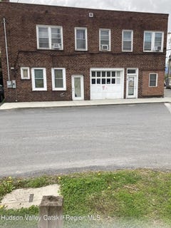 /international/us/30-first-street-saugerties-ny-110107996867/