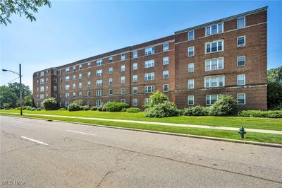 /international/us/13800-fairhill-road-unit-520-shaker-heights-oh-110100798860/