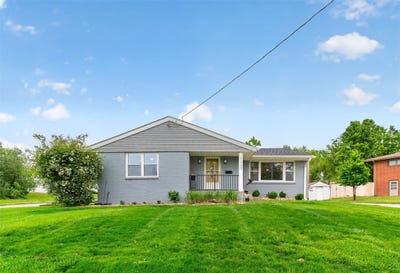 /international/us/7323-maple-drive-urbandale-ia-110108398115/