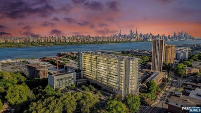 /international/us/320-adolphus-avenue-cliffside-park-nj-110108477208/