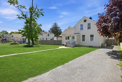 /international/us/86-tyler-avenue-west-sayville-ny-110108033298/