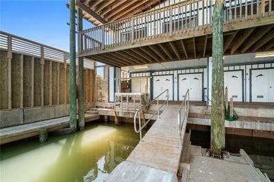 /international/us/318-w-cotter-avenue-port-aransas-tx-110106959387/