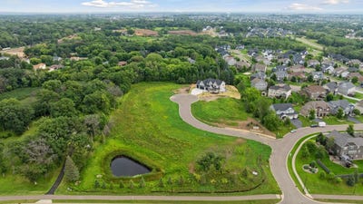 /international/us/18775-jarosite-court-lakeville-mn-110120625399/