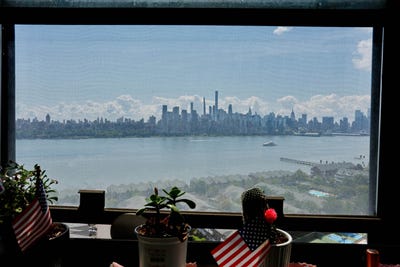 /international/us/7004-blvd-e-guttenberg-nj-110120484156/