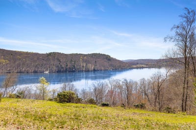 /international/us/scovill-road-middletown-ct-110107987425/