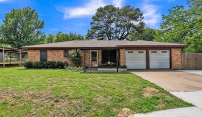 /international/us/102-thomas-street-joshua-tx-110108259236/