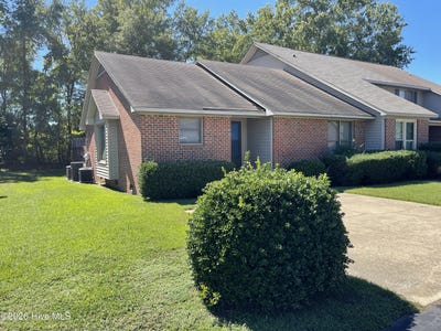 /international/us/1004-old-charleston-circle-laurinburg-nc-110120694748/