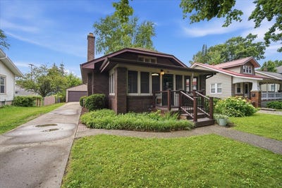 /international/us/215-willard-avenue-bloomington-il-110108686636/