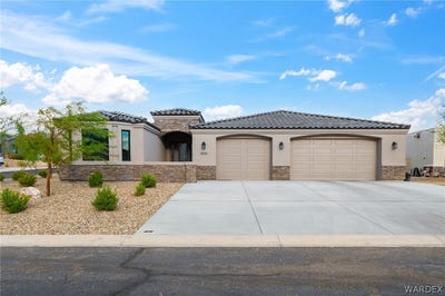 /international/us/2836-steamboat-drive-bullhead-city-az-110107048428/