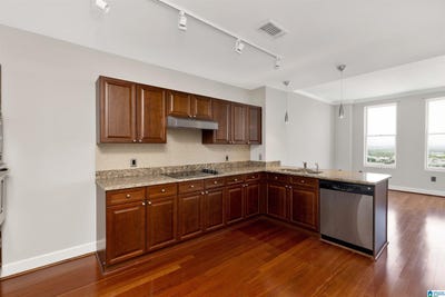 /international/us/2024-2nd-avenue-birmingham-al-110108610068/