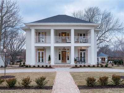 /international/us/1206-s-11th-st-rogers-ar-110098856697/