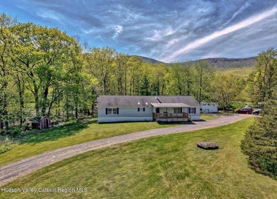 /international/us/141-jones-road-round-top-ny-110103197708/