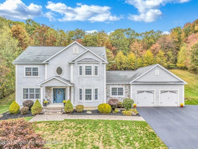 /international/us/618-goldbutton-street-archbald-pa-110105396624/
