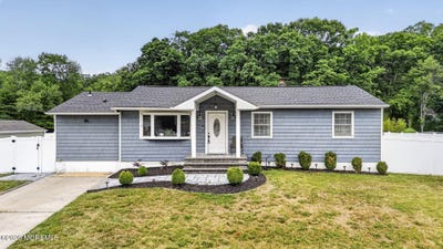 /international/us/40-woodside-drive-howell-nj-110108747997/
