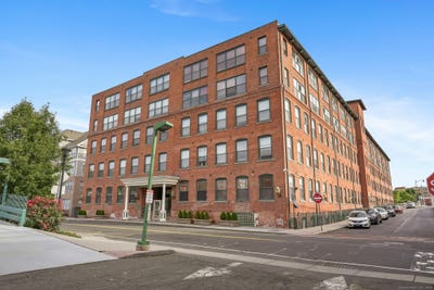 /international/us/145-canal-street-shelton-ct-110108438936/