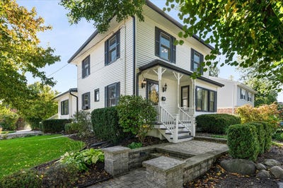 /international/us/469-s-york-street-elmhurst-il-110120465633/