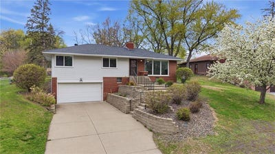 /international/us/6316-40th-avenue-n-crystal-mn-110108339968/