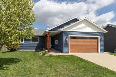 /international/us/819-3rd-street-ne-byron-mn-110107831530/