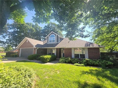 /international/us/330-duke-cir-greenwood-ar-110106303319/