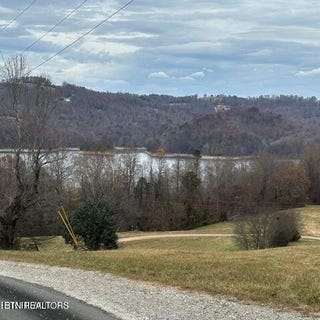 /international/us/bob-wright-rd-maynardville-tn-110120485824/