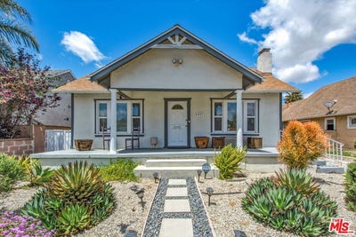 /international/us/2051-w-78th-pl-los-angeles-ca-110108424570/