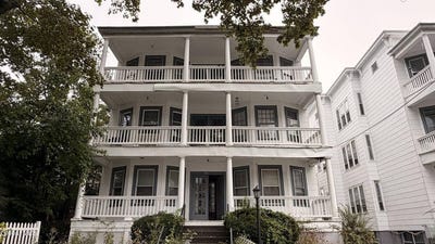 /international/us/921-park-avenue-albany-ny-110120584645/