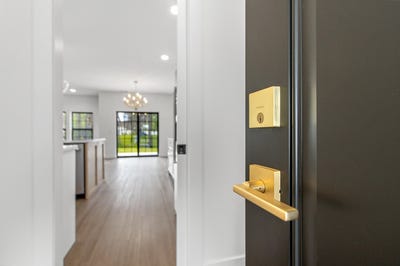 /international/us/321-maple-street-pardeeville-wi-110107879731/