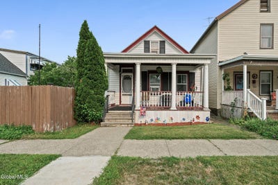 /international/us/446-7th-avenue-troy-ny-110109386953/
