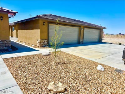 /international/us/1080-s-potro-avenue-pahrump-nv-110108382043/