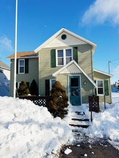 /international/us/111-e-sinclair-st-mackinaw-city-mi-110106669932/