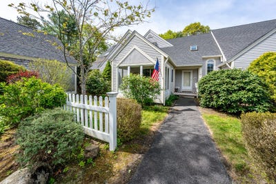 /international/us/32-red-cedar-road-mashpee-ma-110108632701/