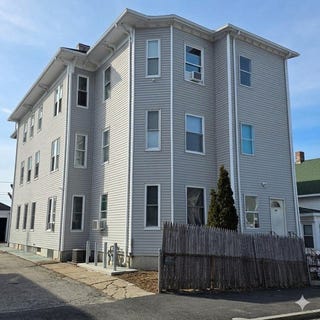 /international/us/44-coral-worcester-ma-110106929216/