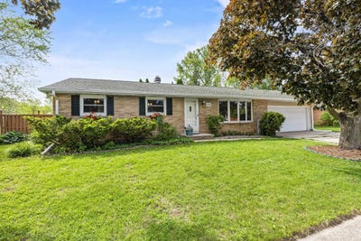 /international/us/1114-bellevue-street-green-bay-wi-110108552711/