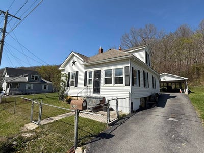 /international/us/830-old-bramwell-road-bluefield-wv-110107779403/