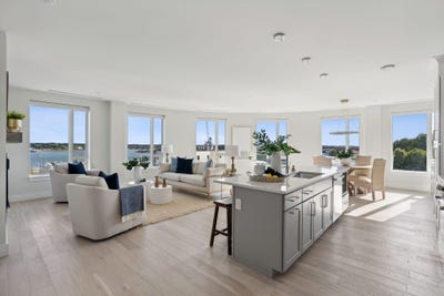 /international/us/387-commercial-street-portland-me-110100428148/