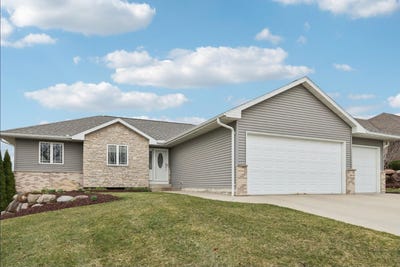 /international/us/208-steeple-court-johnson-creek-wi-110107200385/