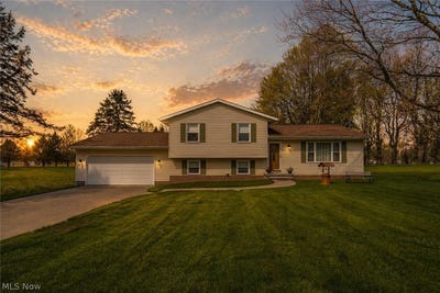 /international/us/5029-broadway-avenue-ne-louisville-oh-110107512129/