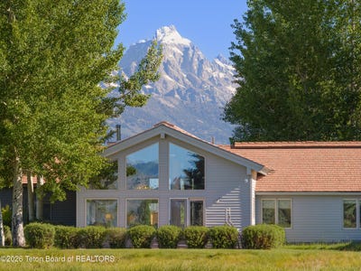 /international/us/700-e-sagebrush-drive-jackson-wy-110108234188/