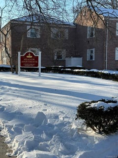 /international/us/110-51-64th-road-forest-hills-ny-110105294543/