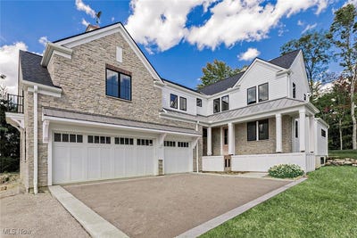 /international/us/207-s-main-street-chagrin-falls-oh-110102148064/