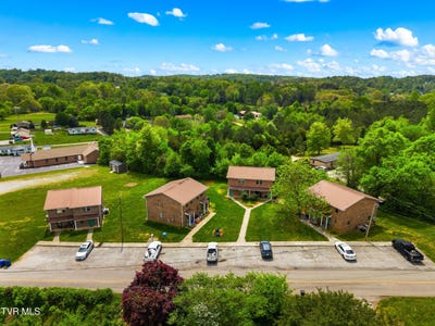 /international/us/3229-blue-springs-road-strawberry-plains-tn-110119714915/