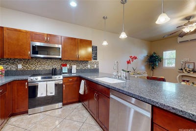 /international/us/422-kunehi-street-kapolei-hi-110108423836/