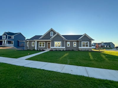 /international/us/1830-stratford-lane-nw-walker-mi-110119489816/