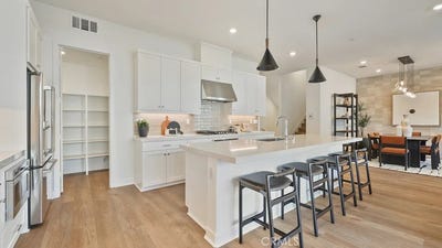 /international/us/915-walnut-terrace-montebello-ca-110107690364/