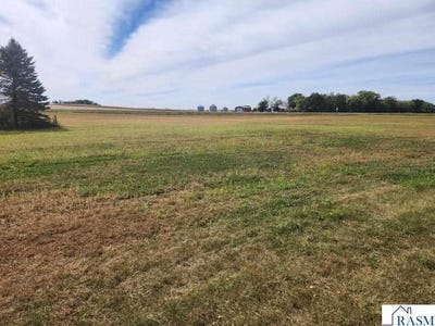 /international/us/edgewater-road-lake-crystal-mn-110104854323/