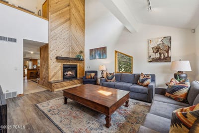 /international/us/1450-deer-valley-drive-park-city-ut-110108914696/